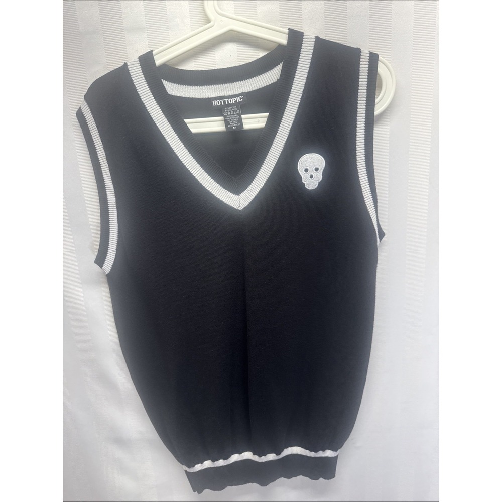 NWT Hot Topic Skull Girls Sweater Vest in Black size Medium